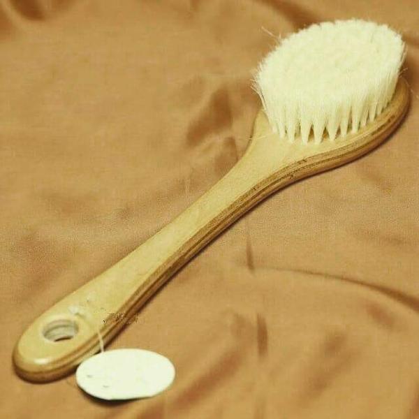 The body shop Wooden dry bath brush
